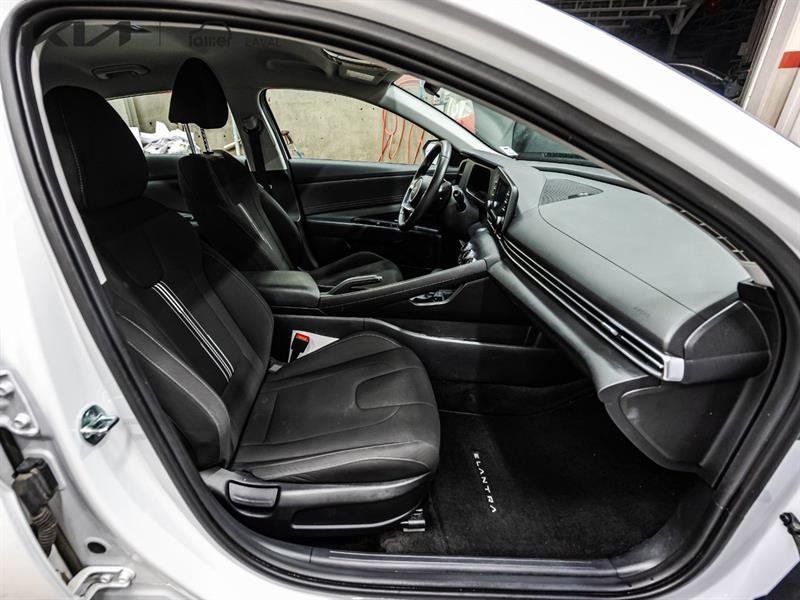 2025 Hyundai Elantra - Image 12