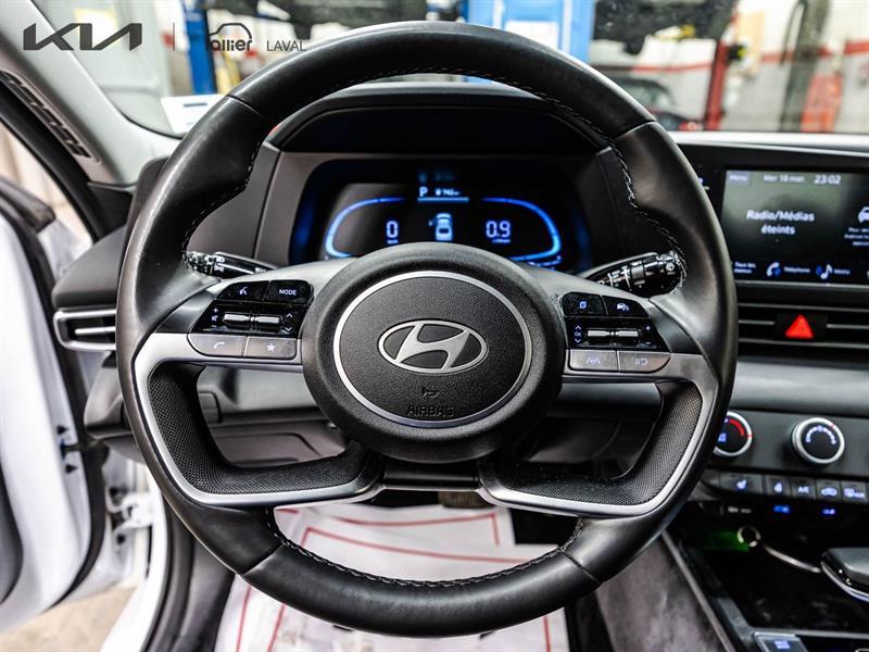 2025 Hyundai Elantra - Image 16