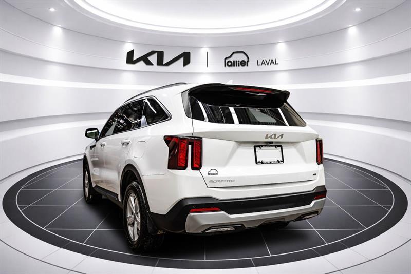 2024 Kia Sorento - Image 8