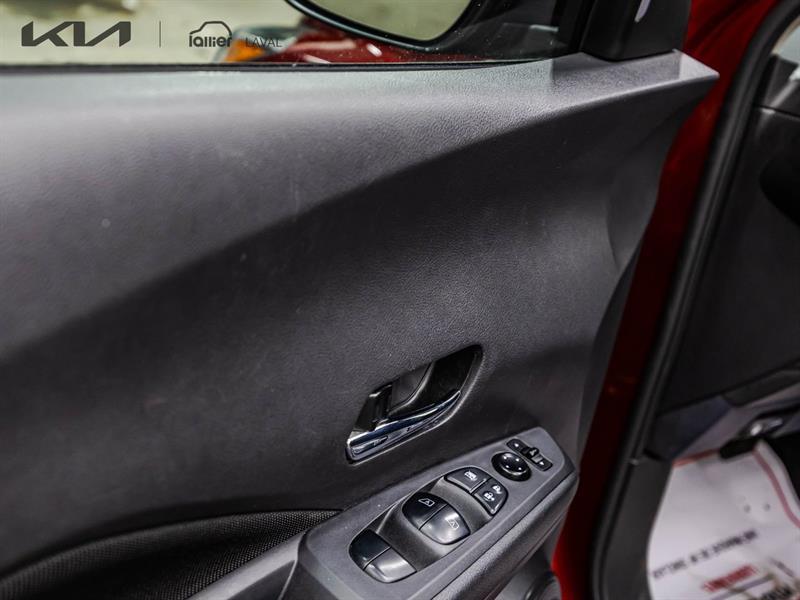 2022 Nissan Kicks - Image 12