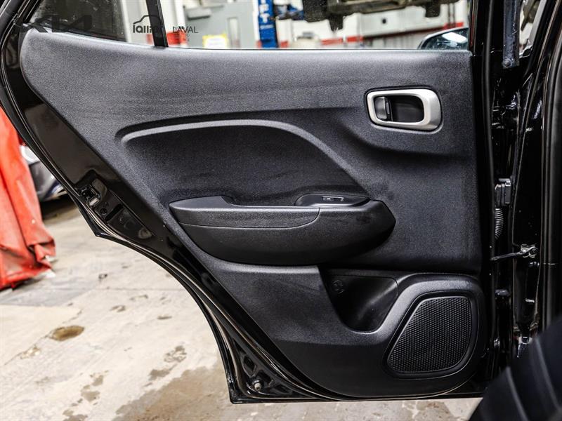 2025 Hyundai Venue - Image 13