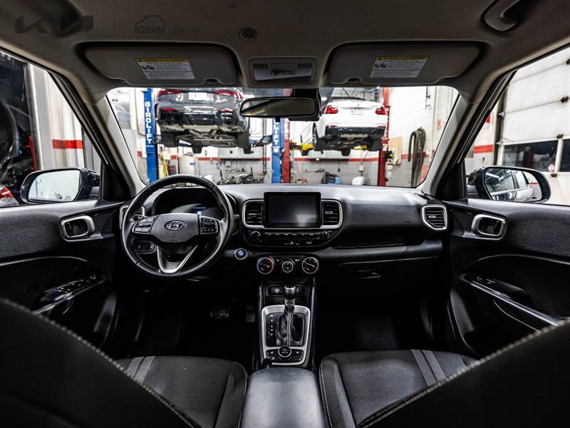 2025 Hyundai Venue - Image 15