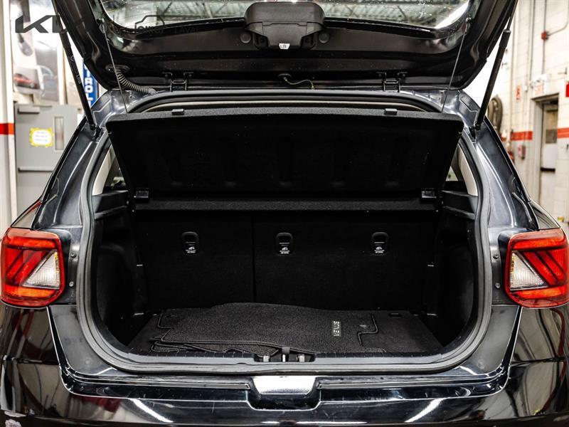 2025 Hyundai Venue - Image 16