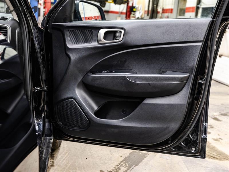 2025 Hyundai Venue - Image 17