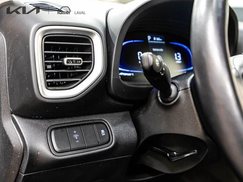 2025 Hyundai Venue - Image 21