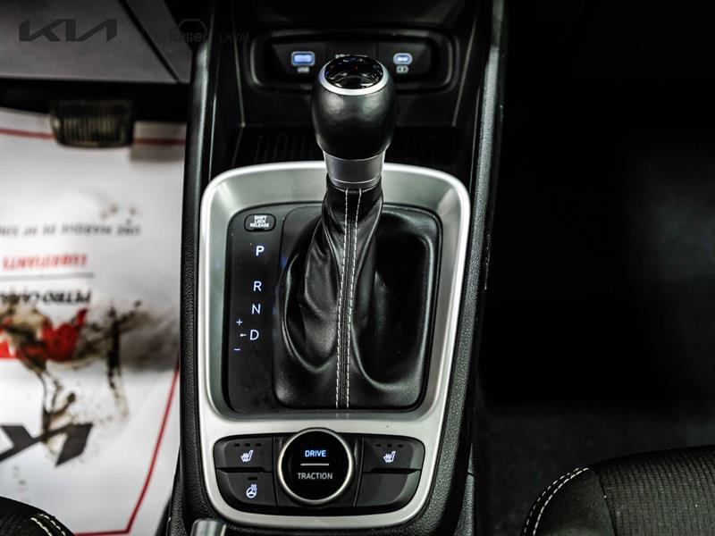 2025 Hyundai Venue - Image 25