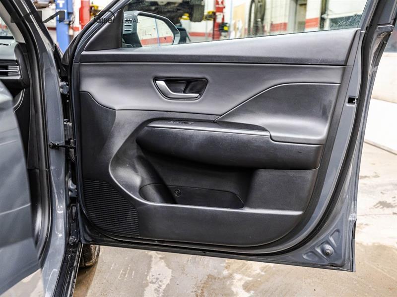 2025 Hyundai Kona - Image 18