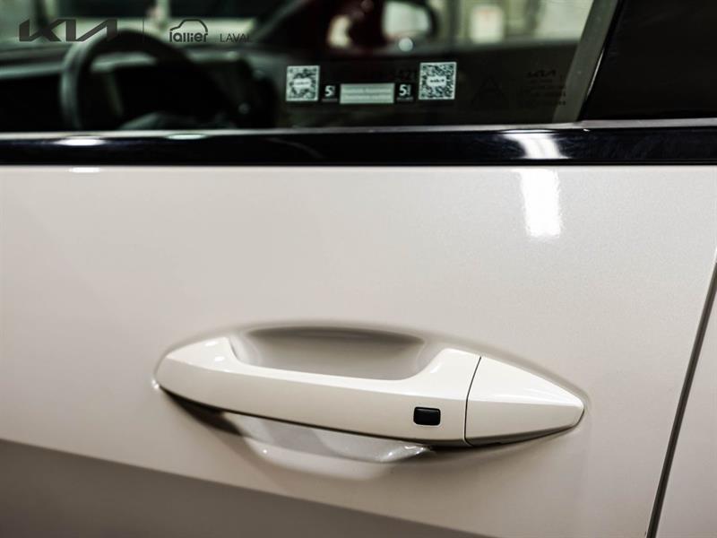 2025 Kia Sportage - Image 11