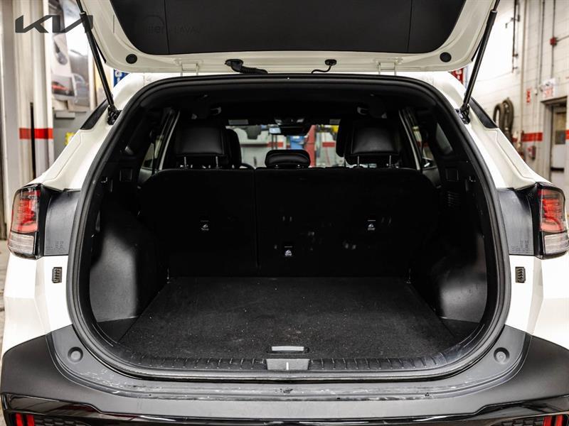 2025 Kia Sportage - Image 16