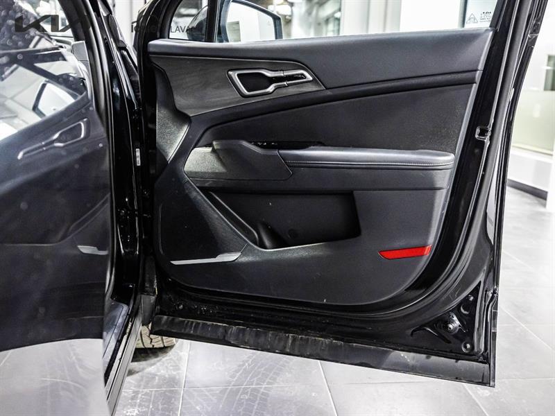 2025 Kia Sportage - Image 17