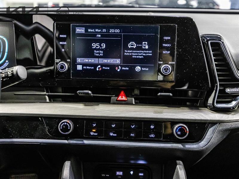 2025 Kia Sportage - Image 24