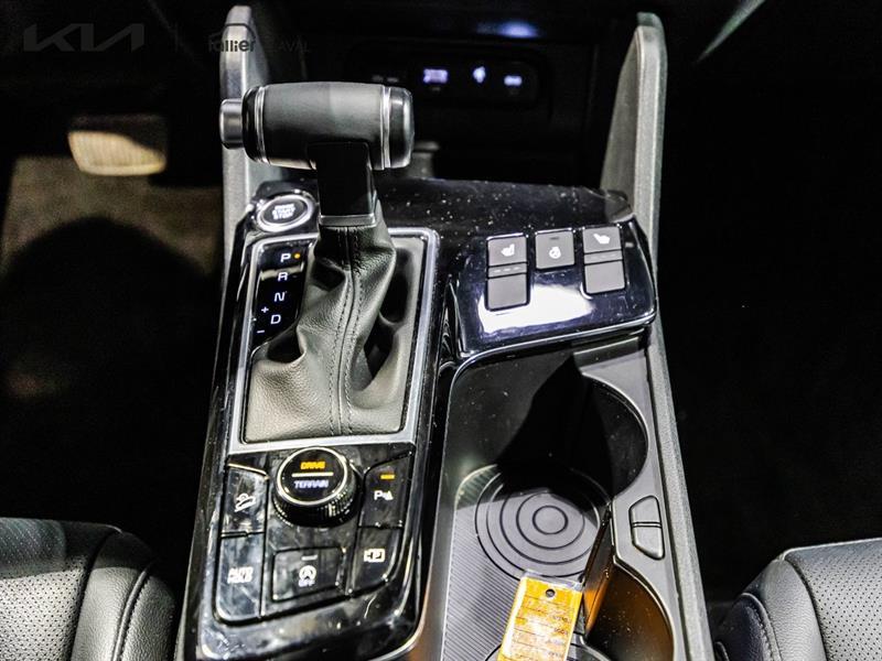 2025 Kia Sportage - Image 25