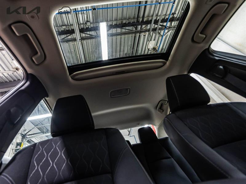 2025 Toyota Corolla - Image 12