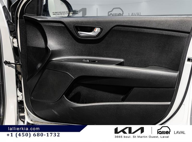 2023 Kia Rio - Image 16