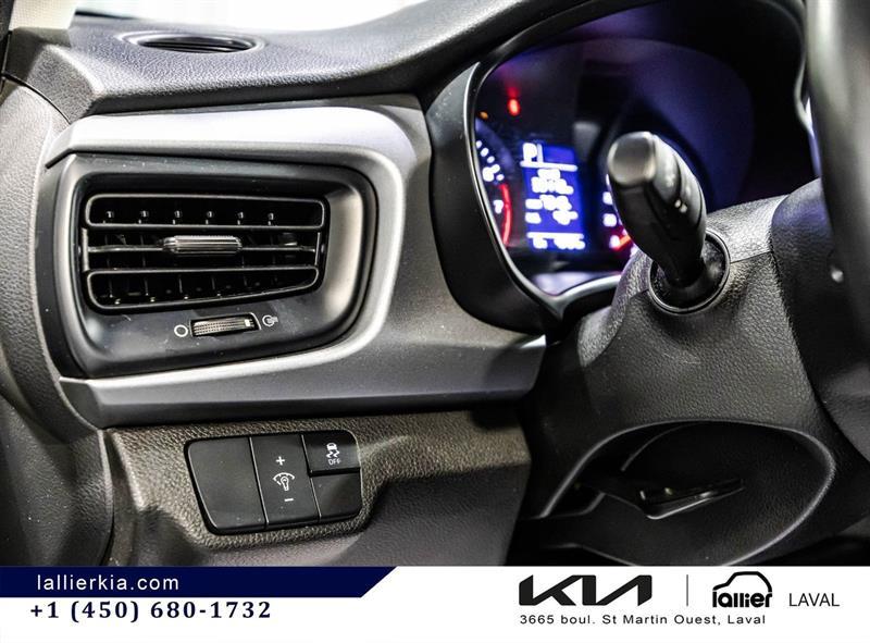 2023 Kia Rio - Image 20