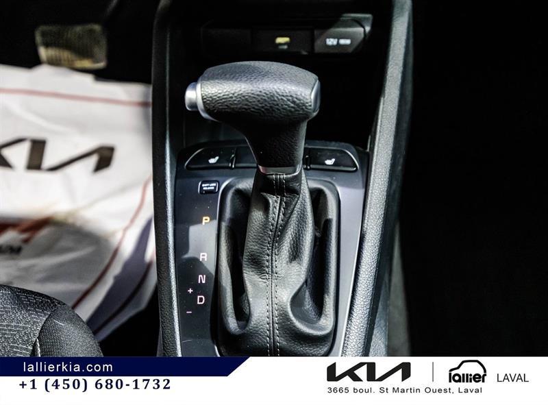 2023 Kia Rio - Image 24