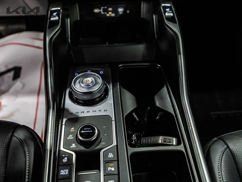 2025 Kia Sorento - Image 17