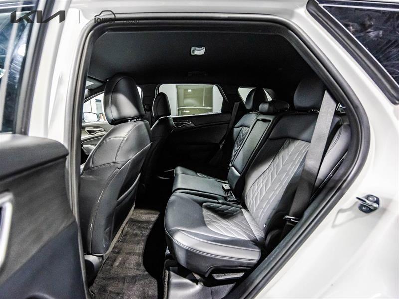 2025 Kia Sportage - Image 14