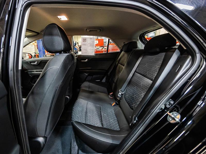 2023 Kia Rio - Image 13