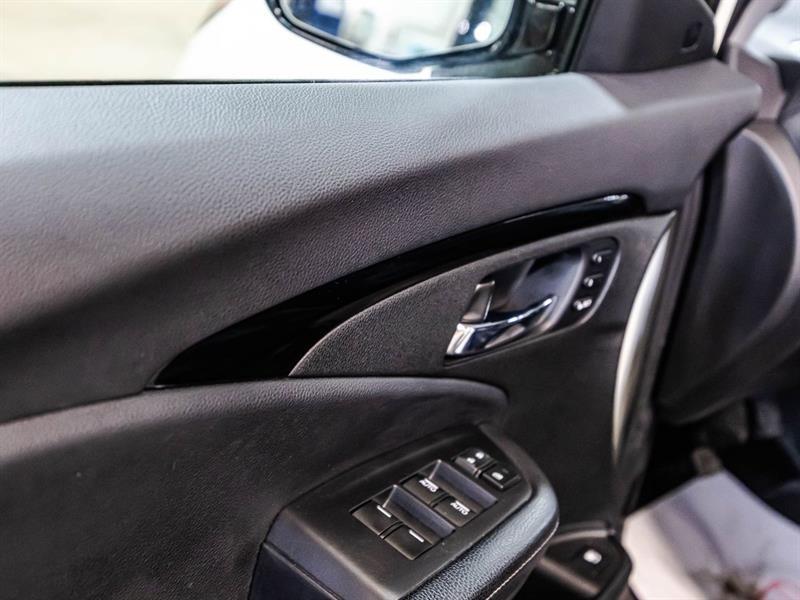 2017 Honda Ridgeline - Image 12