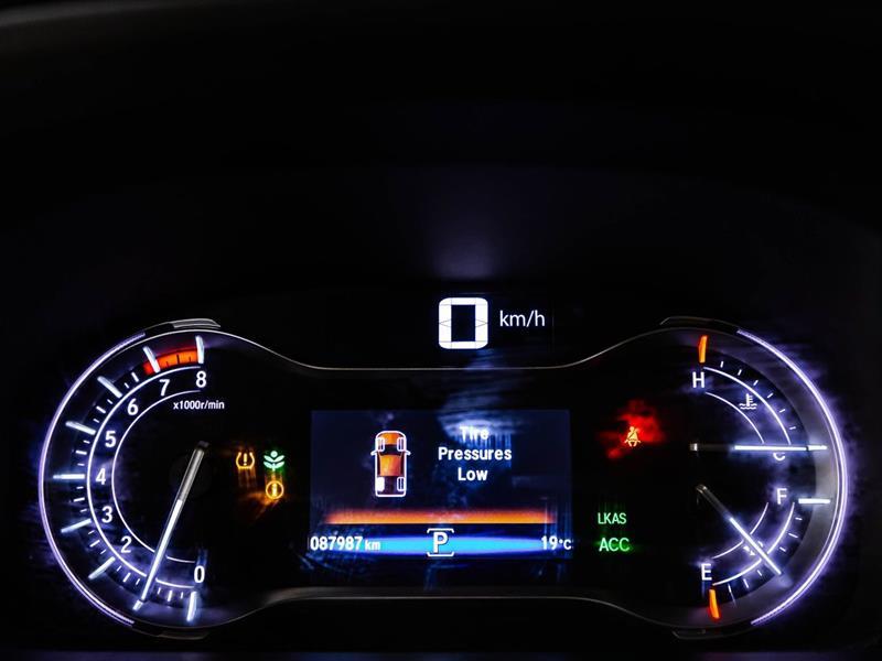 2017 Honda Ridgeline - Image 24