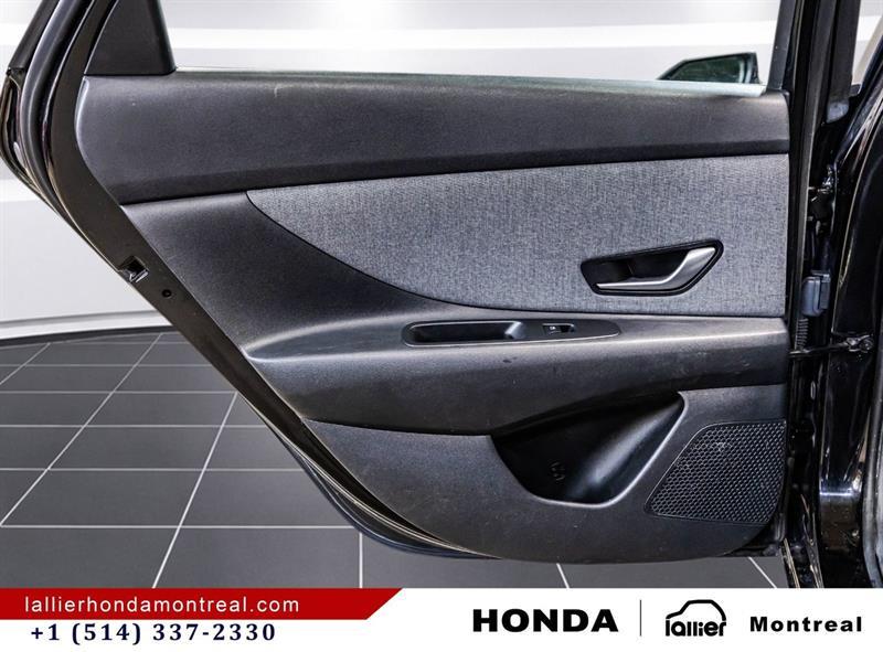 2023 Hyundai Elantra - Image 13