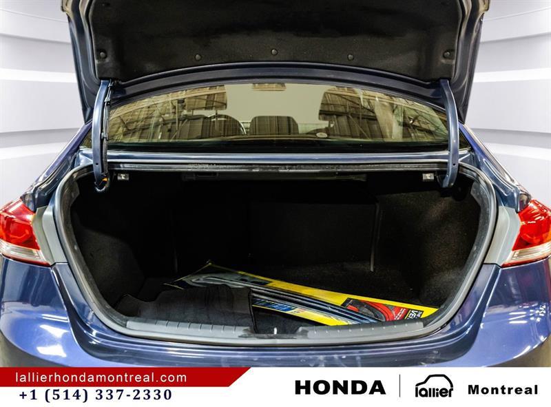 2018 Hyundai Elantra - Image 15