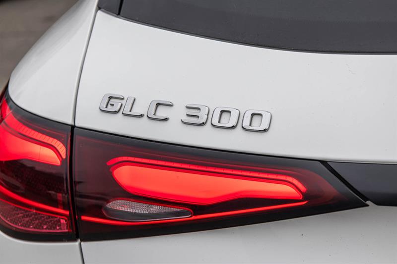 mercedes-benz GLC300 2024 - 14
