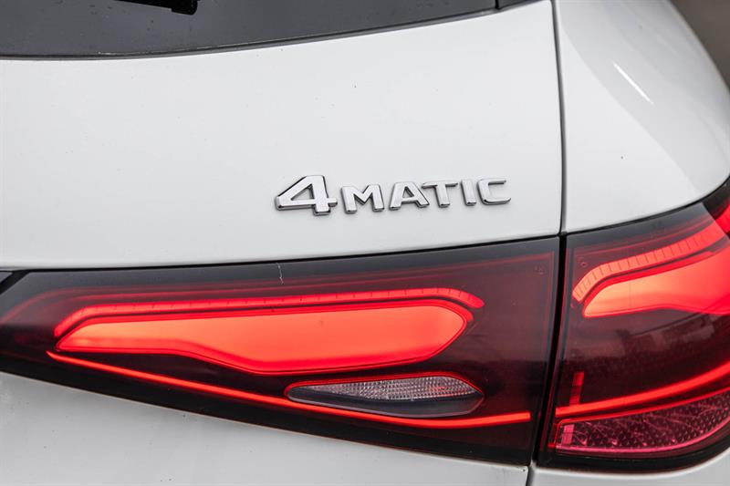 mercedes-benz GLC300 2024 - 16