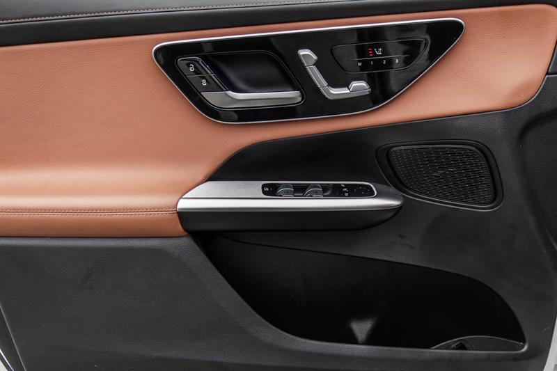 mercedes-benz GLC300 2024 - 21