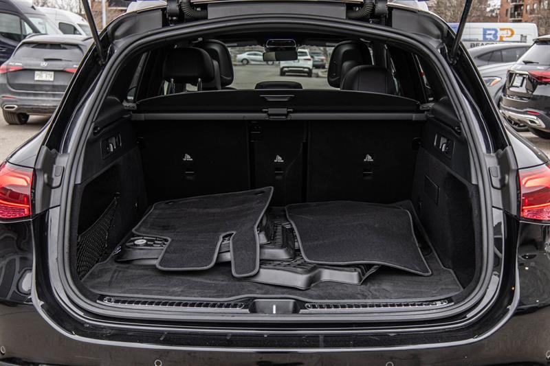 mercedes-benz GLC300 2023 - 18