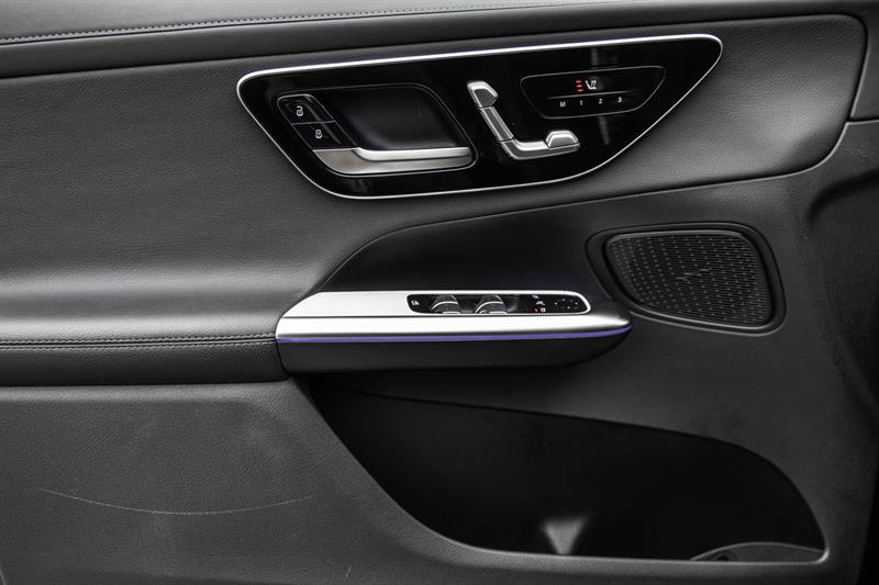 mercedes-benz GLC300 2023 - 21