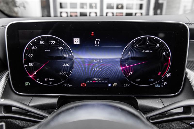 mercedes-benz GLC300 2023 - 26