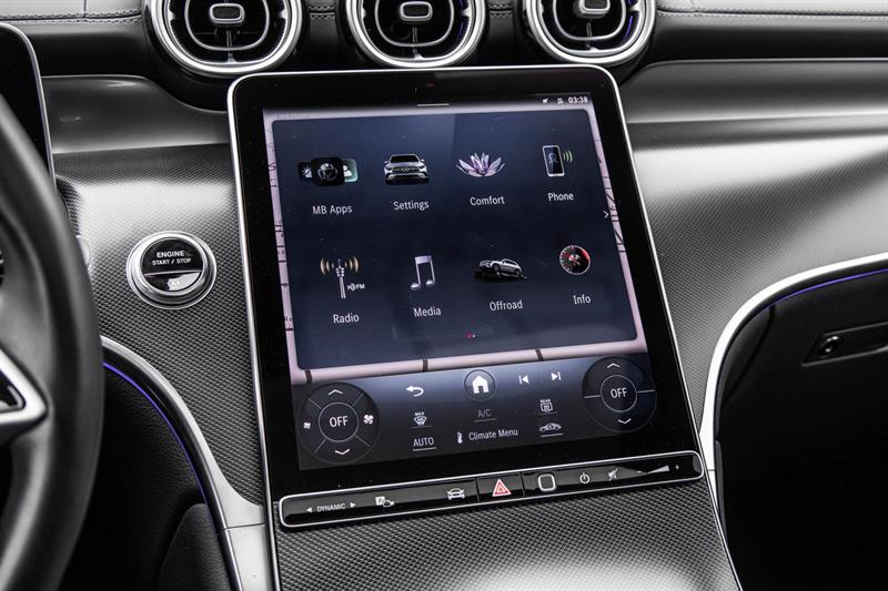 mercedes-benz GLC300 2023 - 32