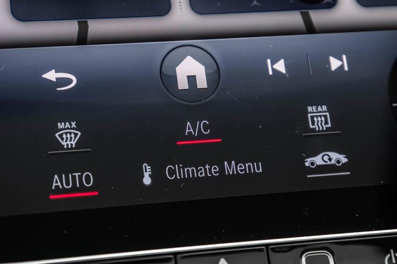 mercedes-benz GLC300 2023 - 33
