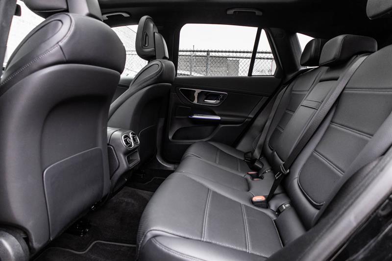 mercedes-benz GLC300 2023 - 39