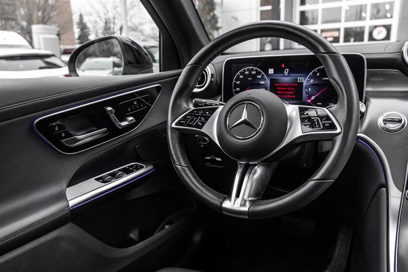 mercedes-benz GLC300 2023 - 41