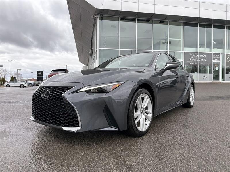 lexus IS 300 2024