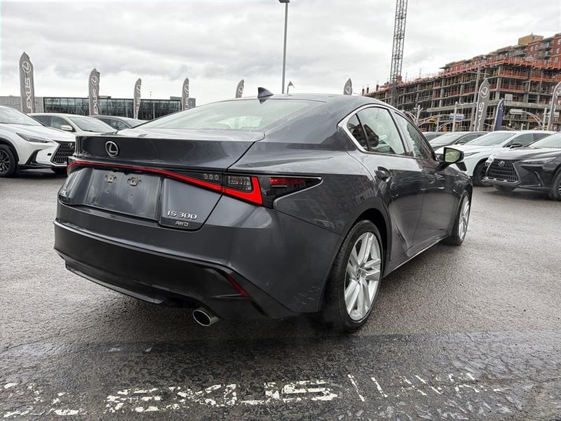 lexus IS 300 2024 - 13