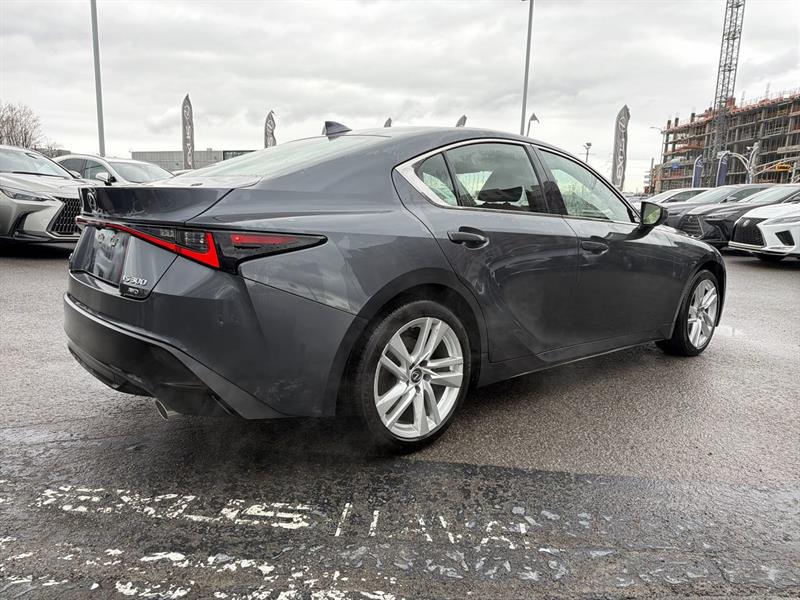 lexus IS 300 2024 - 14