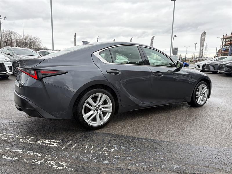 lexus IS 300 2024 - 15