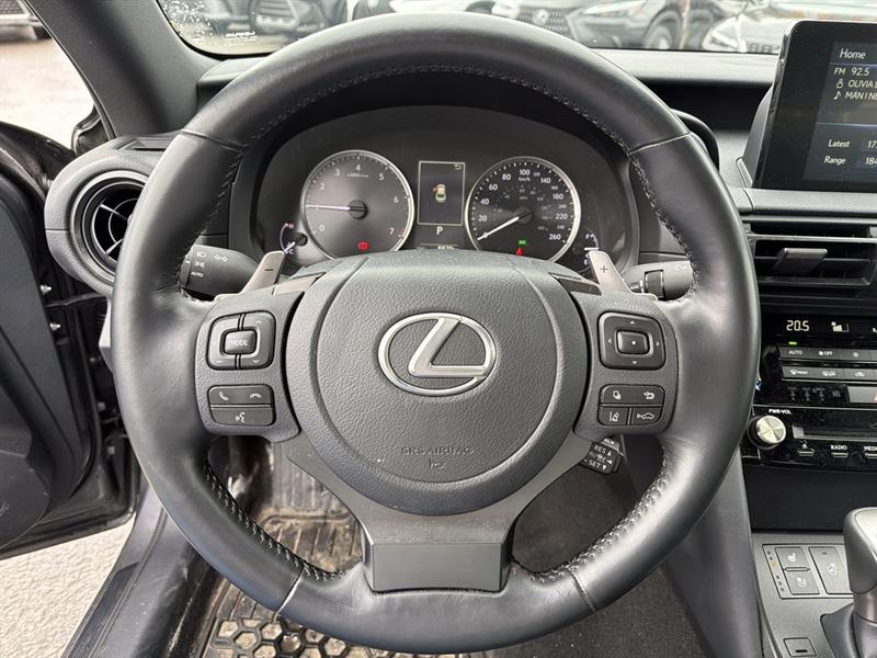 lexus IS 300 2024 - 22