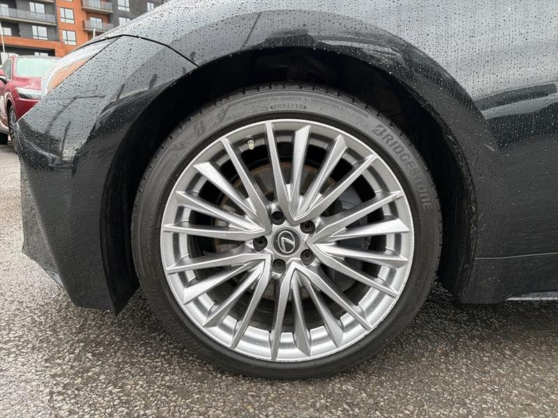 lexus IS 300 2021 - 18