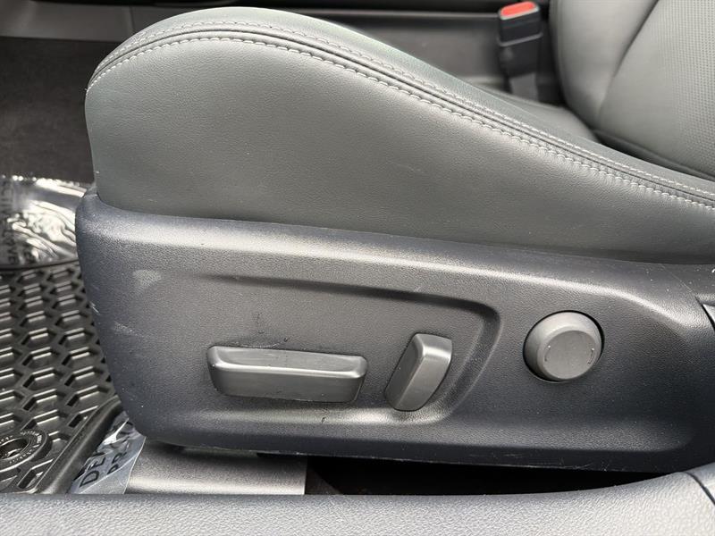 lexus IS 300 2021 - 20