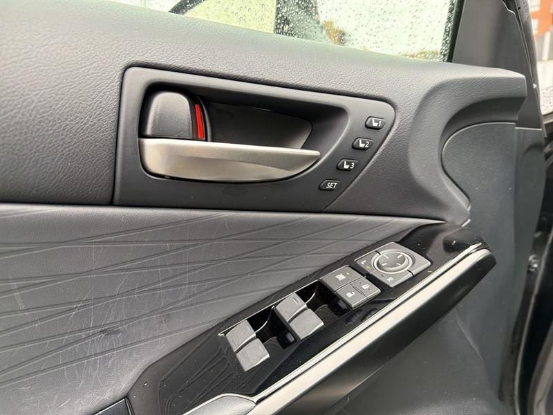 lexus IS 300 2021 - 21