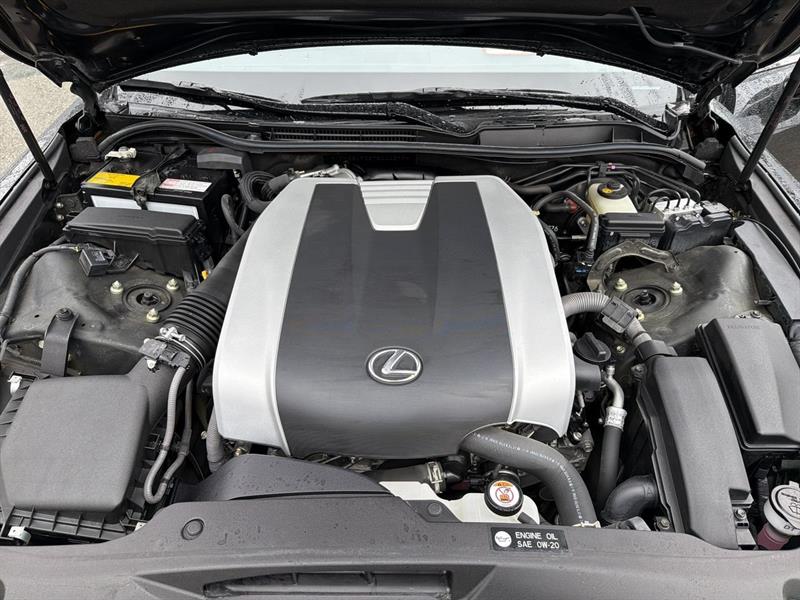 lexus IS 300 2021 - 32