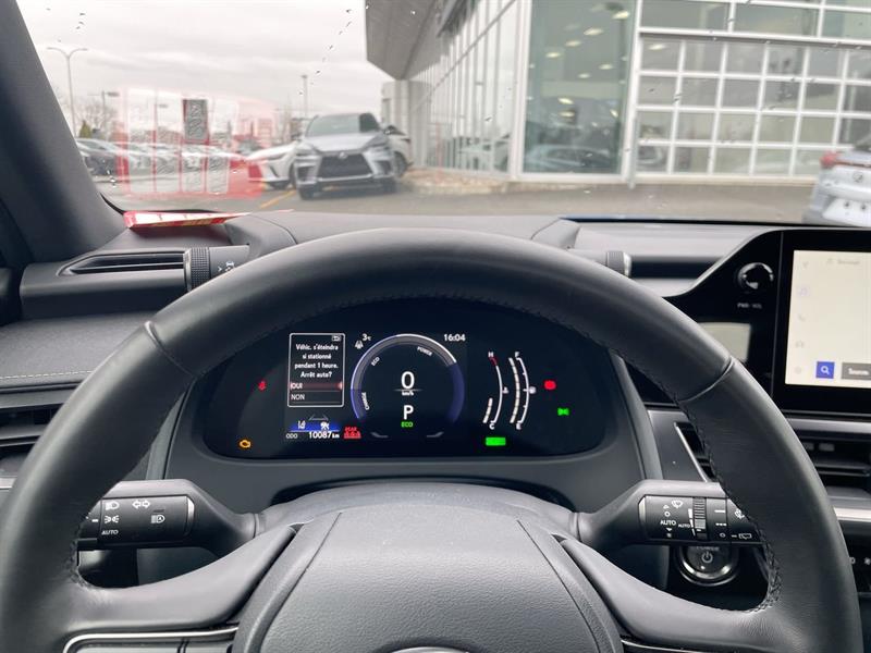 lexus UXH 2025 - 23