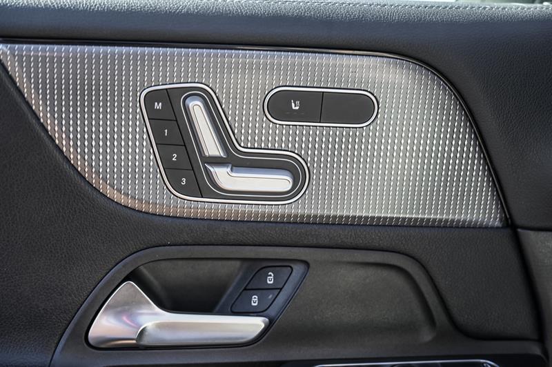 mercedes-benz GLB 2021 - 16