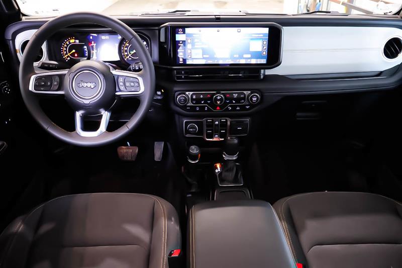 jeep Wrangler 2025 - 13