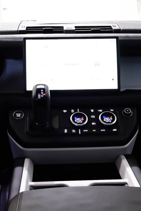 land rover Defender 2025 - 21
